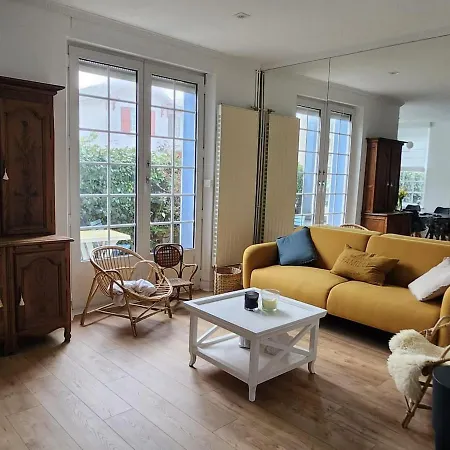 House With Garden, Terrace, Garden, Sea 300 M Away Villa
