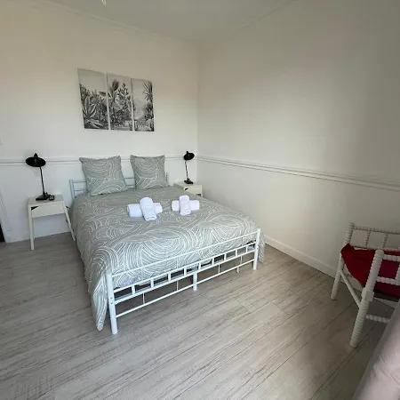House With Garden, Terrace, Garden, Sea 300 M Away *